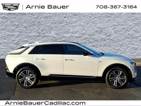 Certified 2024 Cadillac Lyriq Luxury image 4