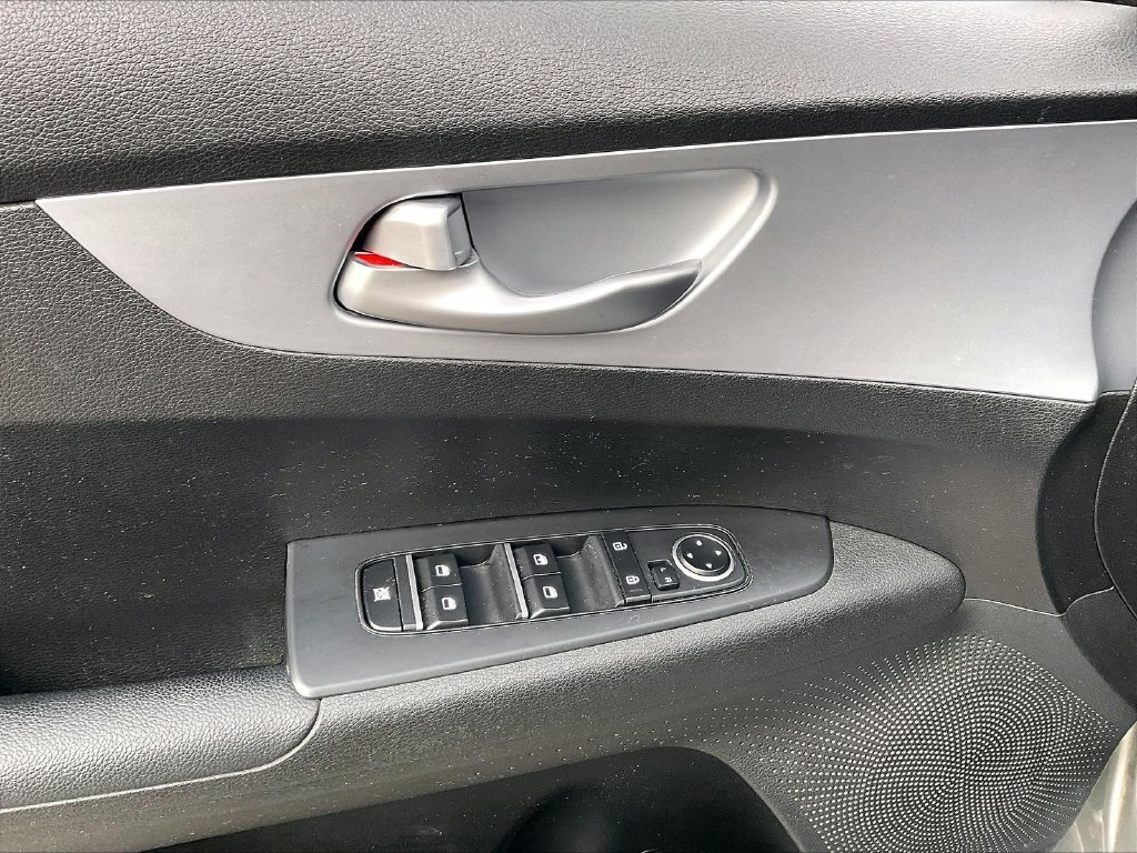 Certified 2023 Kia Forte LXS w/ LXS Technology Package FWD image 34