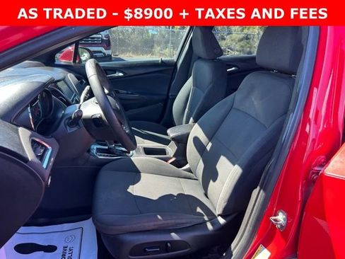 Used 2018 Chevrolet Cruze LT w/ Convenience Package image 14