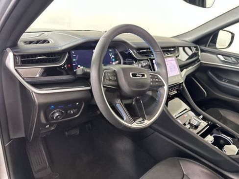 Used 2022 Jeep Grand Cherokee Trailhawk image 13