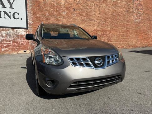 Used 2015 Nissan Rogue S w/ Convenience Package FWD image 2