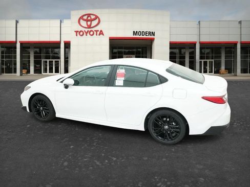New 2026 Toyota Camry SE FWD image 9