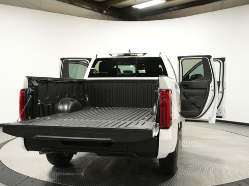 Used 2025 Toyota Tundra SR AWD/4WD image 13