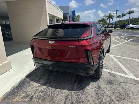 Used 2025 Cadillac Lyriq Sport AWD/4WD image 7