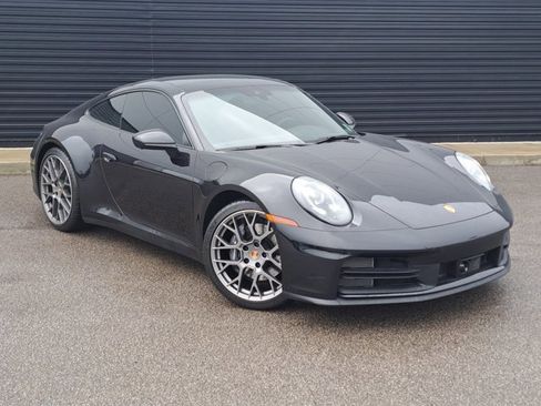 Certified 2025 Porsche 911 Carrera image 9