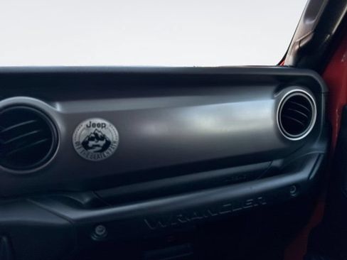 Used 2020 Jeep Wrangler Sport AWD/4WD image 19