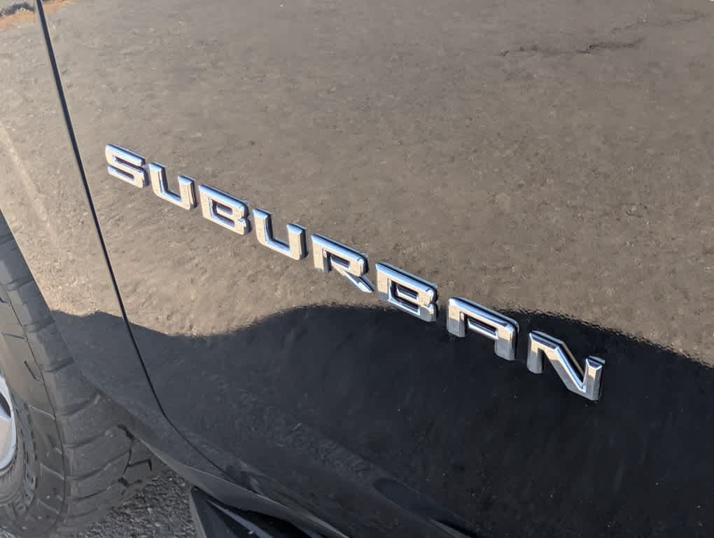 Used 2021 Chevrolet Suburban LT AWD/4WD image 8