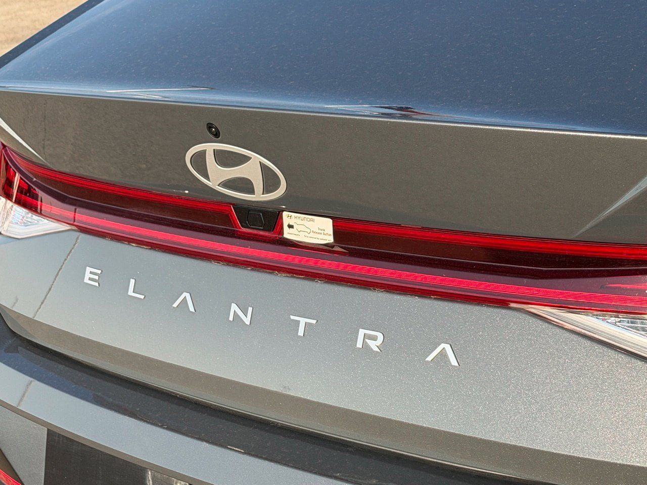 Used 2025 Hyundai Elantra SEL FWD image 8