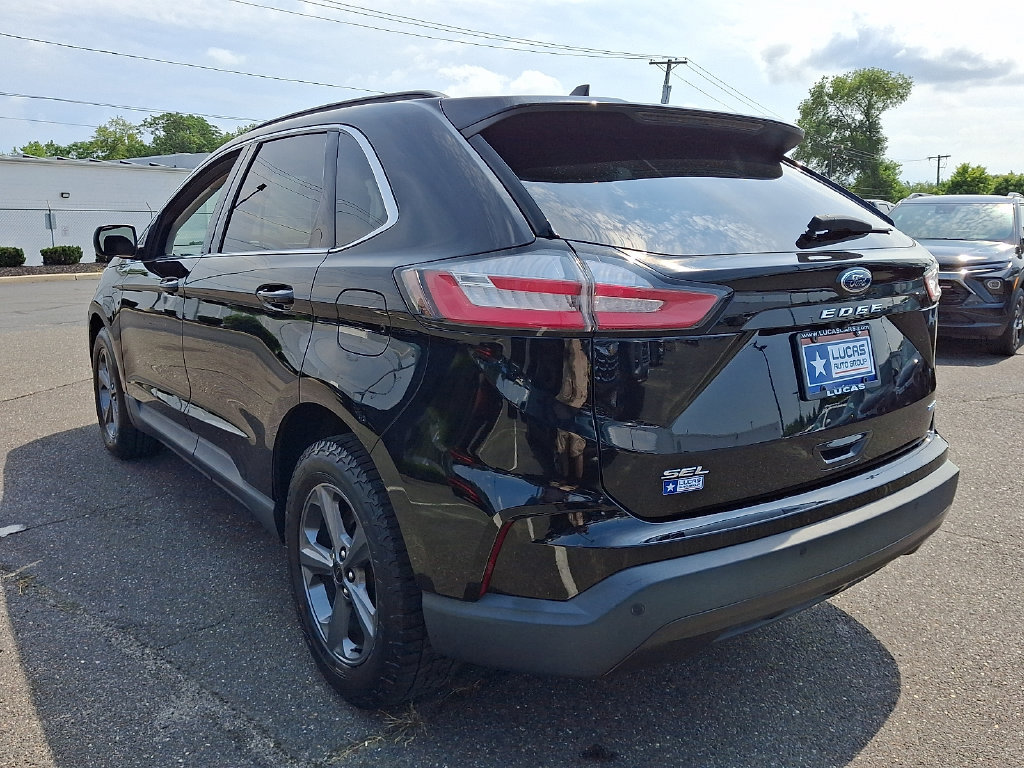 Used 2022 Ford Edge SEL w/ Sport Appearance Package AWD/4WD image 9