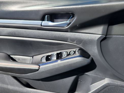 Used 2024 Nissan Altima 2.5 SR w/ SR Premium Package image 7