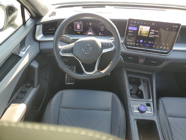 Certified 2025 Volkswagen Tiguan SE R-Line FWD image 7