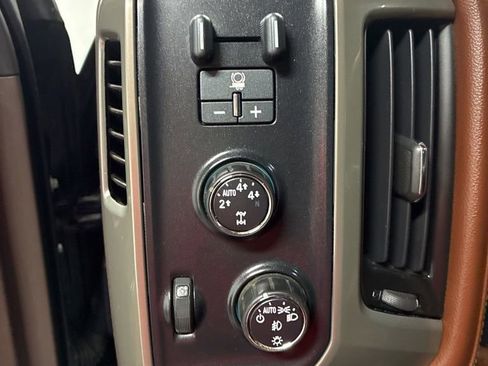 Used 2015 Chevrolet Silverado 1500 High Country w/ High Country Premium Package image 15