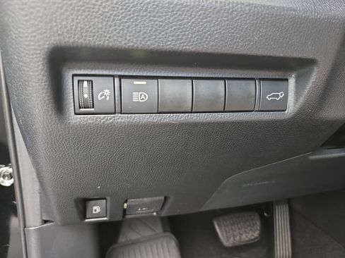Used 2021 Toyota RAV4 XLE w/ Convenience Package AWD/4WD image 25