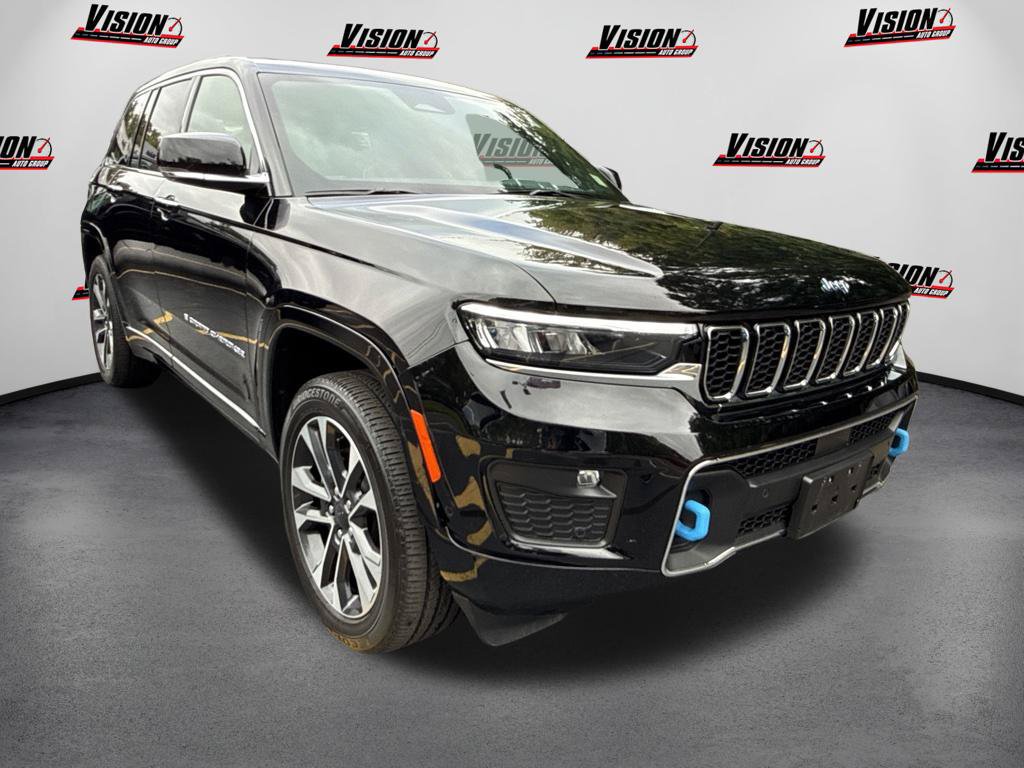 Used 2023 Jeep Grand Cherokee Overland w/ Luxury Tech Group IV AWD/4WD image 3