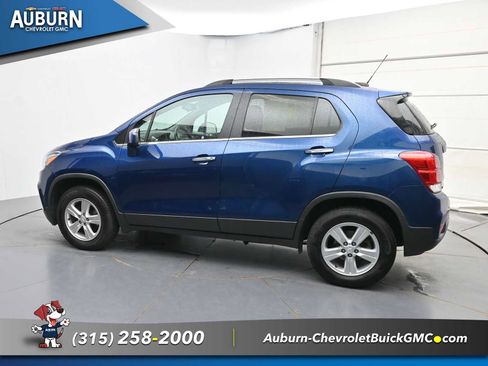 Used 2019 Chevrolet Trax LT w/ LT Convenience Package AWD/4WD image 18