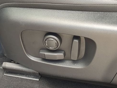 Used 2025 Land Rover Discovery Sport S image 18