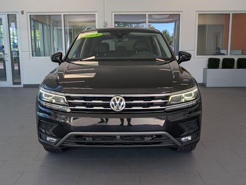 Used 2018 Volkswagen Tiguan SEL Premium image 2