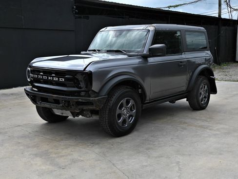 Used 2022 Ford Bronco 2-Door AWD/4WD image 2