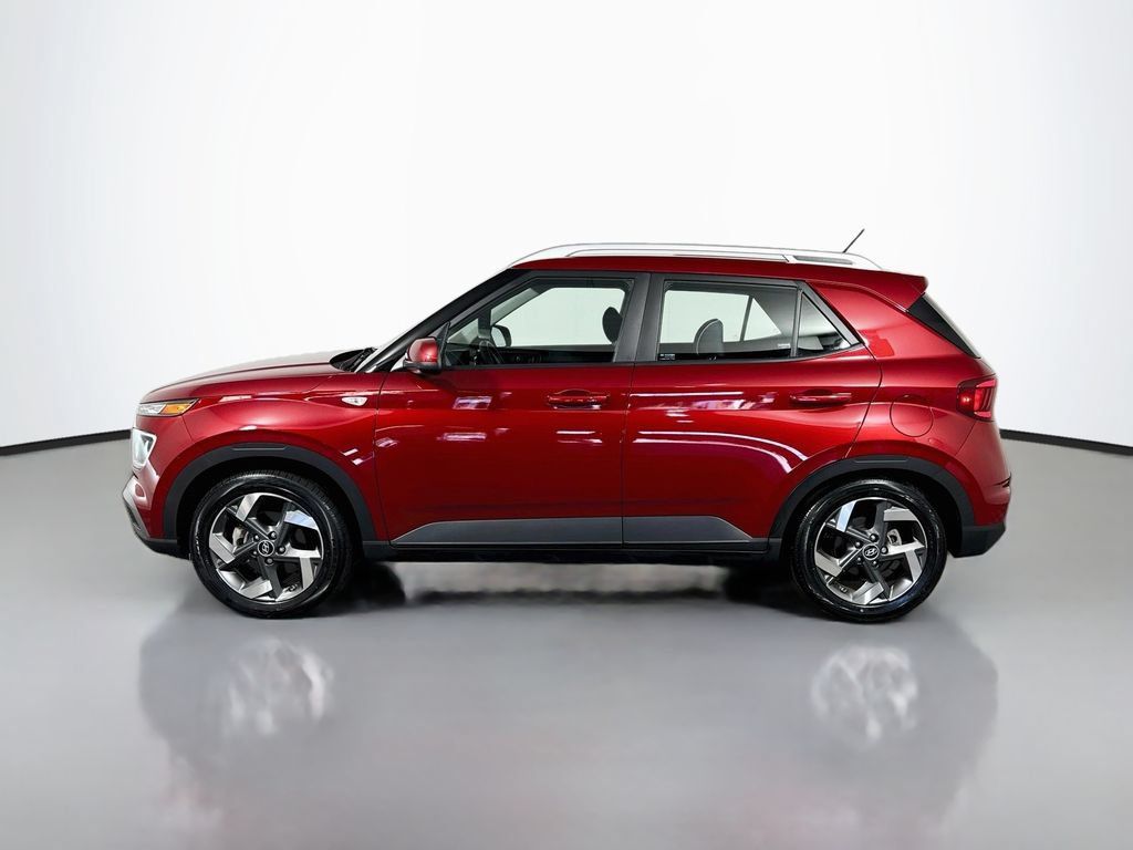 Used 2024 Hyundai Venue Limited FWD image 5