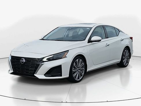 Used 2025 Nissan Altima 2.5 SL image 10