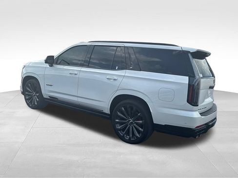 Used 2025 Cadillac Escalade V AWD/4WD image 3
