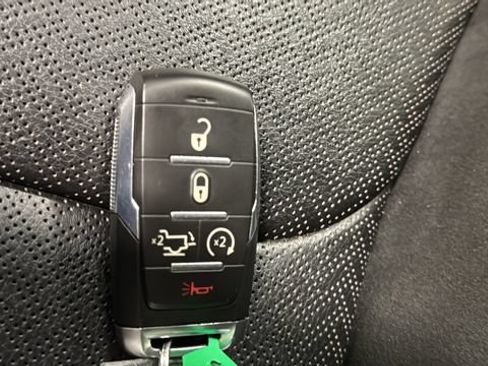 Used 2022 RAM 1500 Laramie AWD/4WD image 37