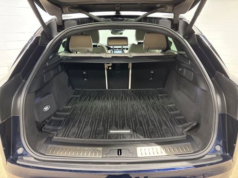 Used 2021 Land Rover Range Rover Velar R-Dynamic S image 41