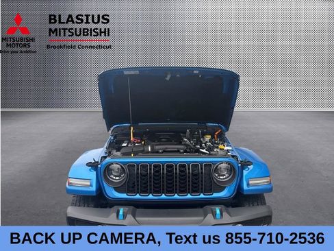 Used 2024 Jeep Wrangler Unlimited w/ Convenience Group AWD/4WD image 10