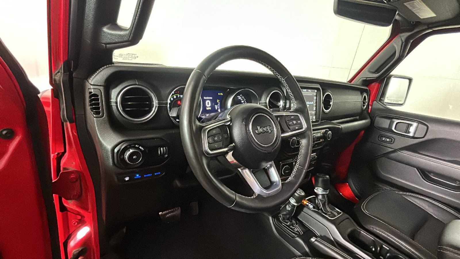 Used 2023 Jeep Wrangler Unlimited Sahara w/ Cold Weather Group AWD/4WD image 15