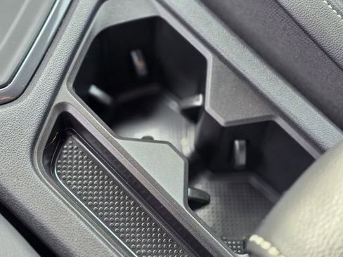 Used 2024 Volkswagen Tiguan Wolfsburg Edition image 37