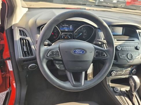 Used 2015 Ford Focus SE image 30