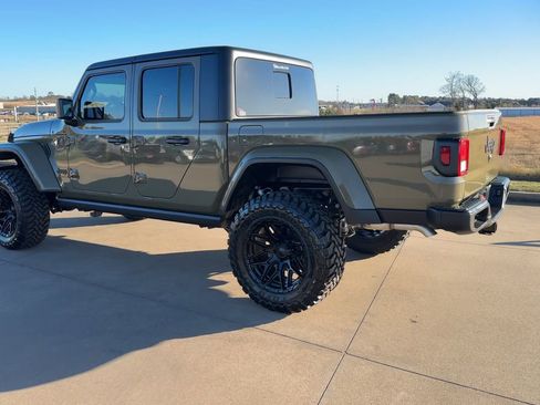 New 2025 Jeep Gladiator Sport image 5
