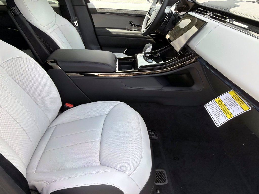 New 2026 Land Rover Range Rover Sport Dynamic SE AWD/4WD image 10