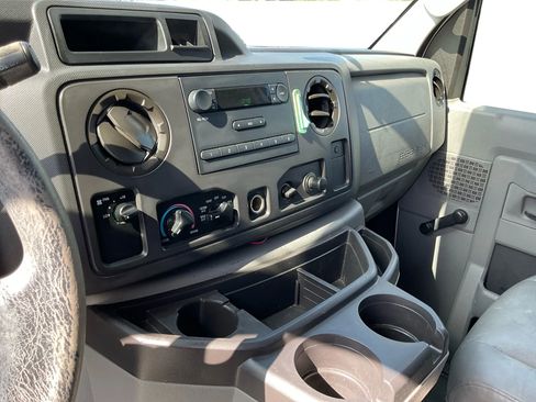 Used 2009 Ford E-150 and Econoline 150 RWD image 15