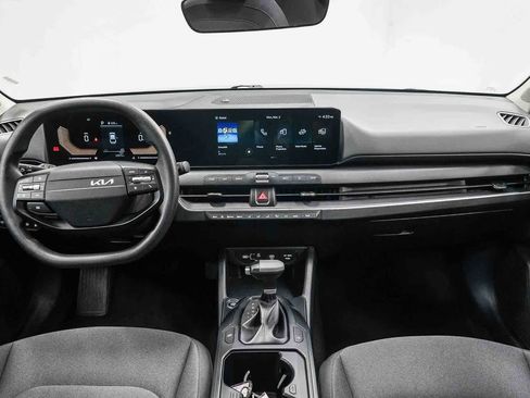 Used 2025 Kia K4 LXS image 12