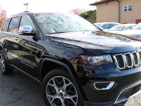 Used 2019 Jeep Grand Cherokee Limited image 3