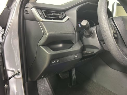 Used 2025 Toyota RAV4 XLE w/ Convenience Package AWD/4WD image 28