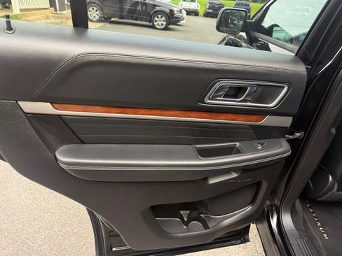 Used 2016 Ford Explorer Platinum AWD/4WD image 9