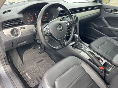 Used 2020 Volkswagen Passat 2.0T SE image 9