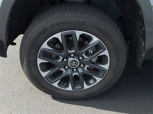 Used 2023 Toyota Tundra Limited image 9
