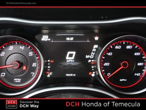 Used 2016 Dodge Charger SXT image 10