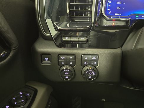 Certified 2024 Chevrolet Silverado 1500 ZR2 w/ Technology Package AWD/4WD image 29