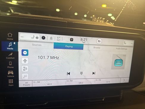 Used 2025 Jeep Wrangler Unlimited Sahara w/ Safety Group image 13