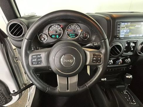Used 2017 Jeep Wrangler Unlimited Sport AWD/4WD image 15