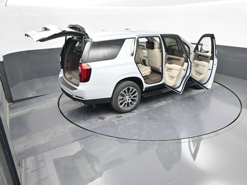 New 2026 GMC Yukon Denali w/ Denali Reserve Package image 32