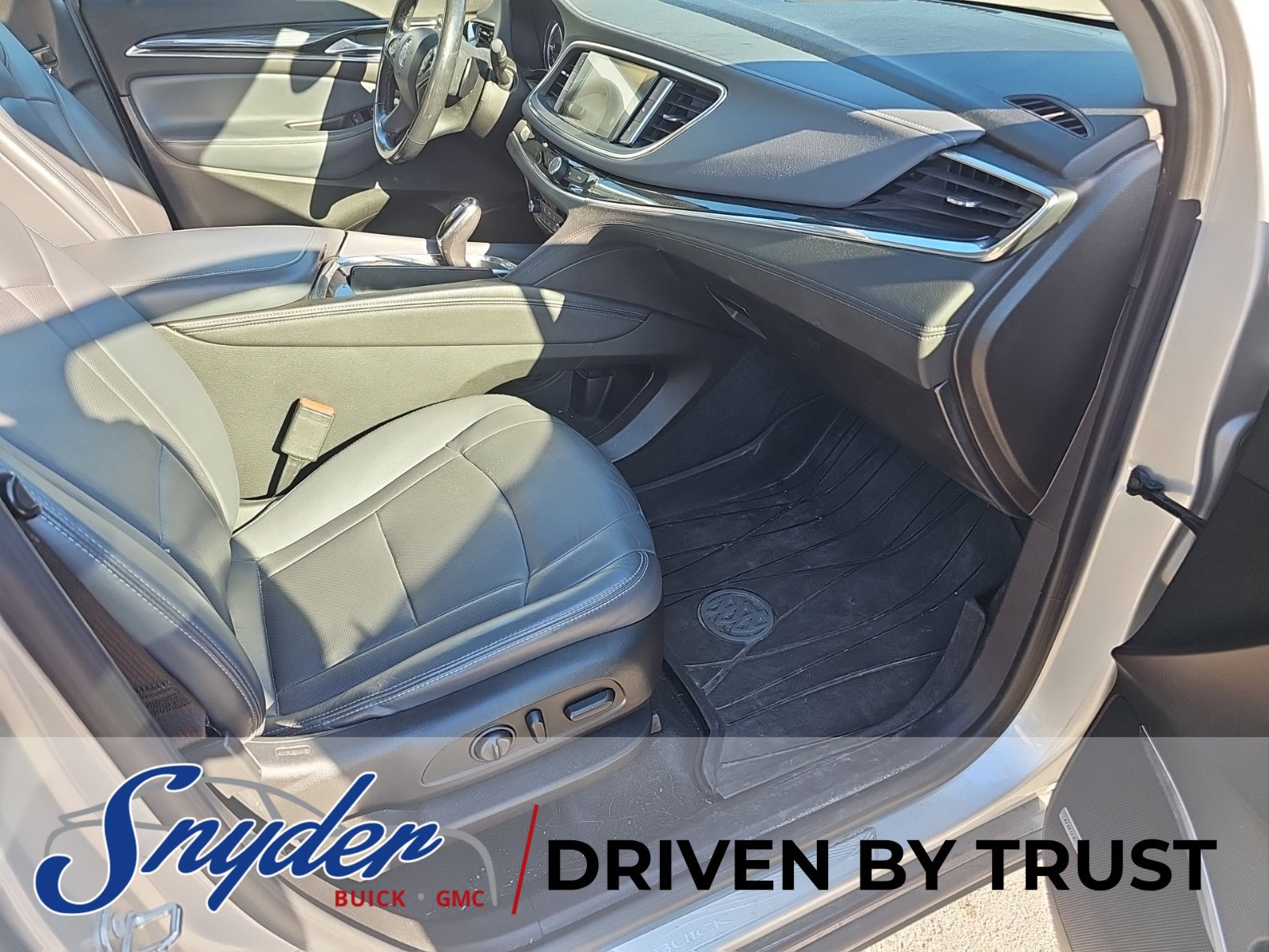 Used 2018 Buick Enclave Premium w/ Experience Buick Package AWD/4WD image 24