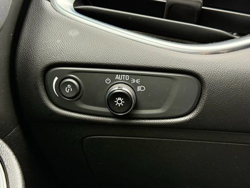 Used 2016 Chevrolet Malibu LT image 35