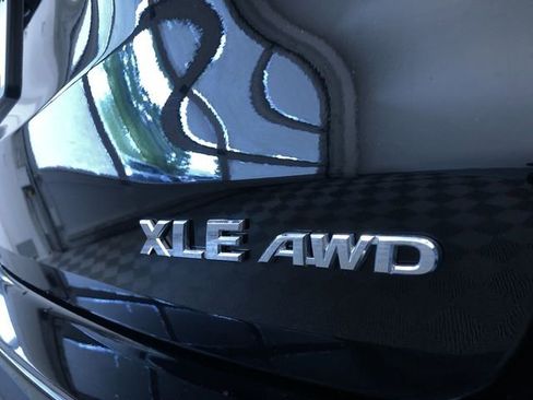 Certified 2019 Toyota Highlander XLE AWD/4WD image 15