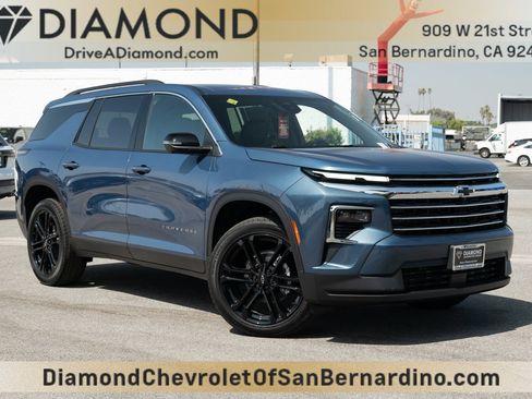 New 2026 Chevrolet Traverse LT w/ Driver Confidence Package image 1