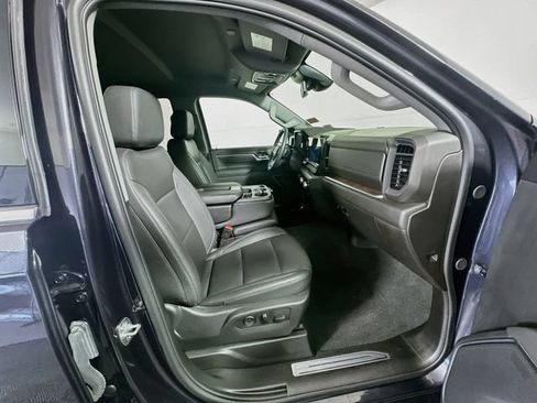 Used 2025 GMC Sierra 1500 SLT AWD/4WD image 28